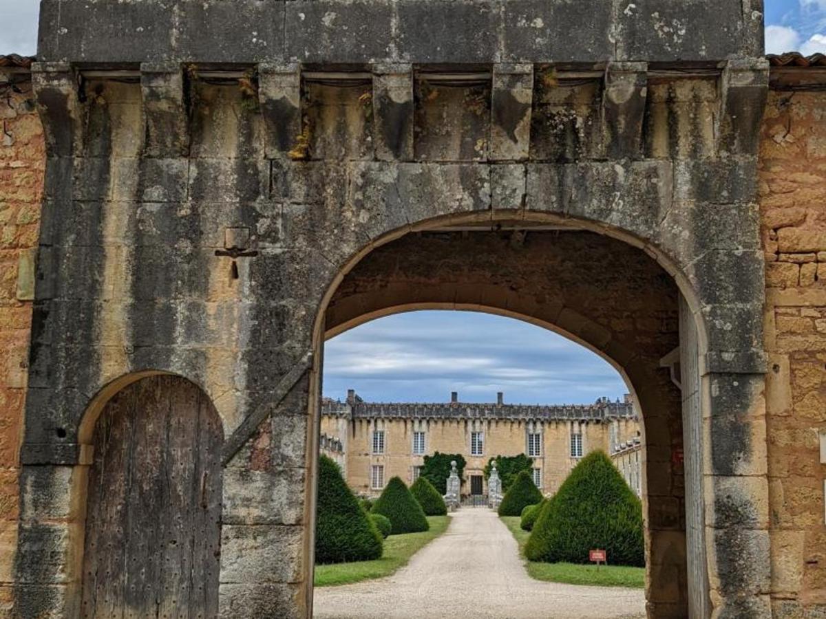Cherves-de-Cognac Gite Charmant Au Coeur D'Un Chateau Historique Avec Parc, Proche De Cognac, Ideal Famille Et Nature - Fr-1-653-167 מראה חיצוני תמונה