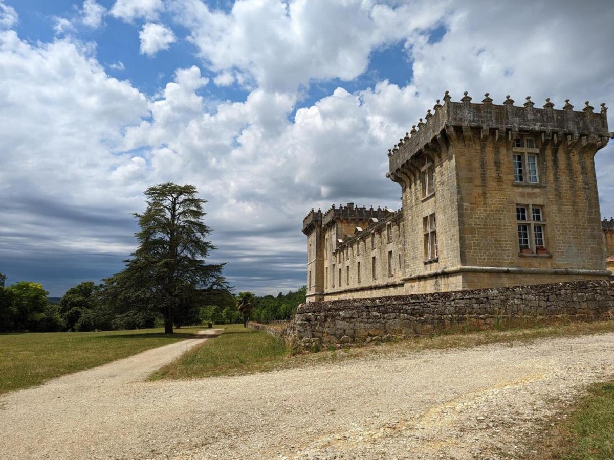 Cherves-de-Cognac Gite Charmant Au Coeur D'Un Chateau Historique Avec Parc, Proche De Cognac, Ideal Famille Et Nature - Fr-1-653-167 מראה חיצוני תמונה