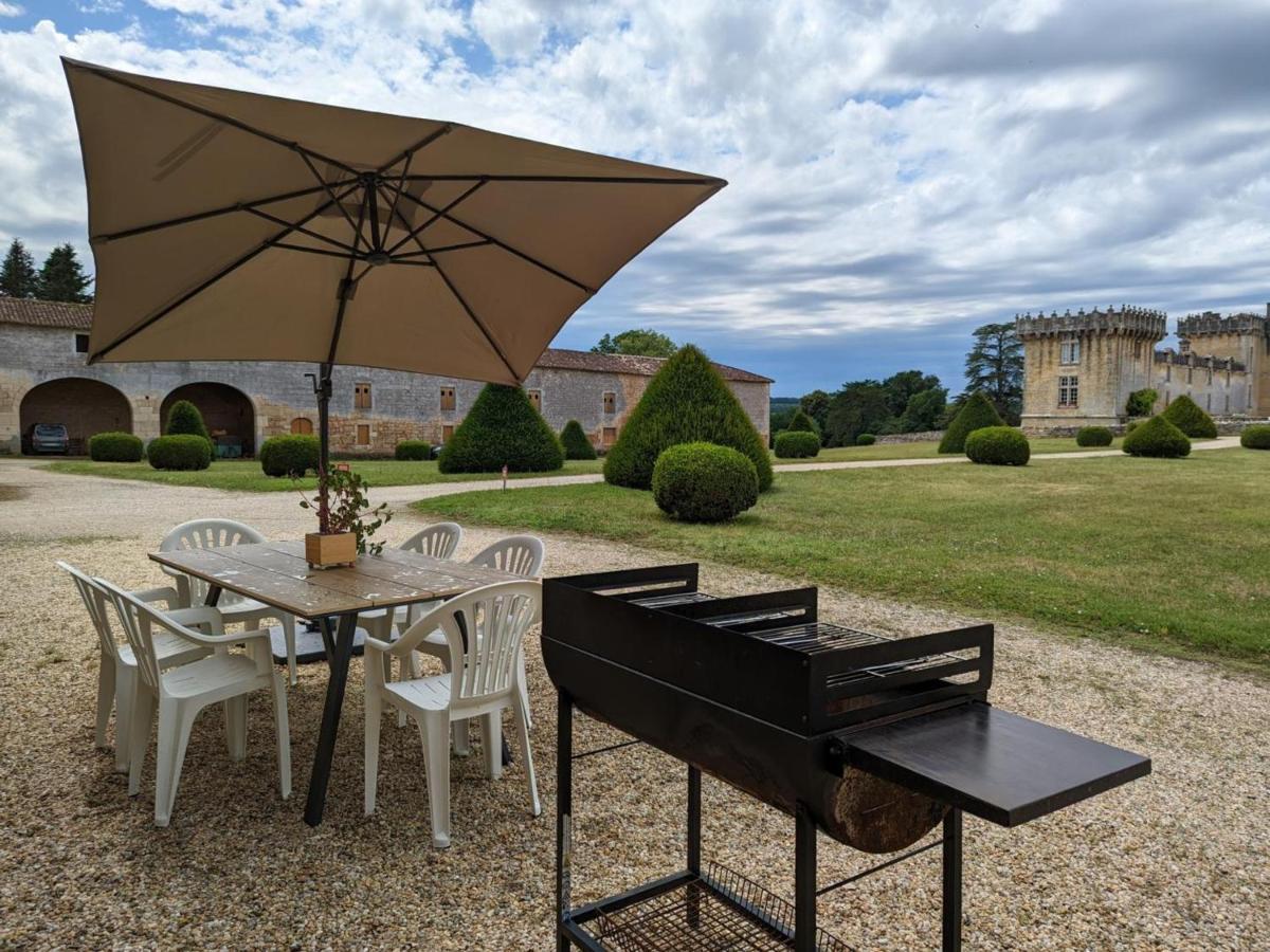 Cherves-de-Cognac Gite Charmant Au Coeur D'Un Chateau Historique Avec Parc, Proche De Cognac, Ideal Famille Et Nature - Fr-1-653-167 מראה חיצוני תמונה